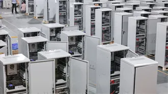 Energy efficient deployment of aerial base stations for mobile users in